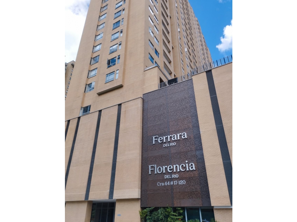 Apartamento poblado ciudad del rio en Venta