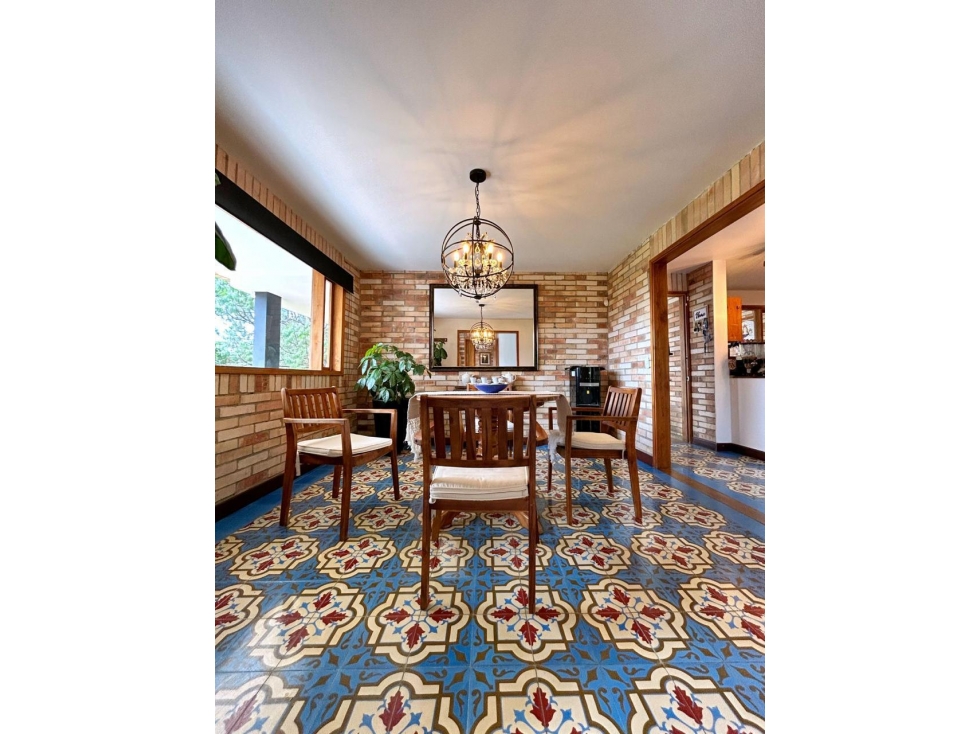 Espectacular Lote con Casa en Alto de Palmas en venta