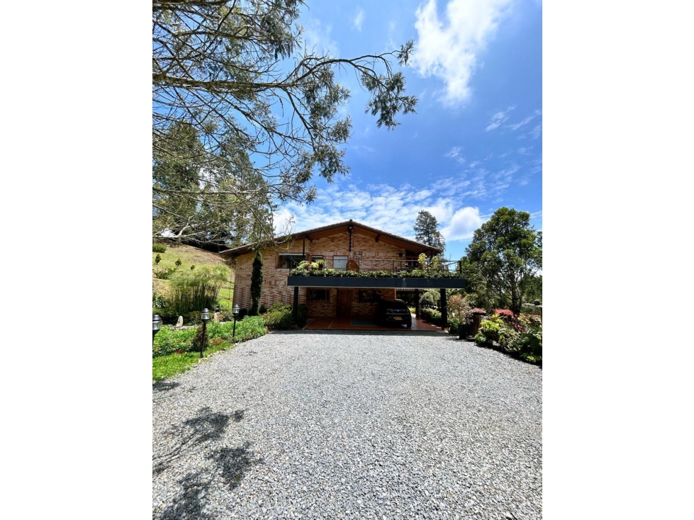 Espectacular Lote con Casa en Alto de Palmas en venta — foto 2