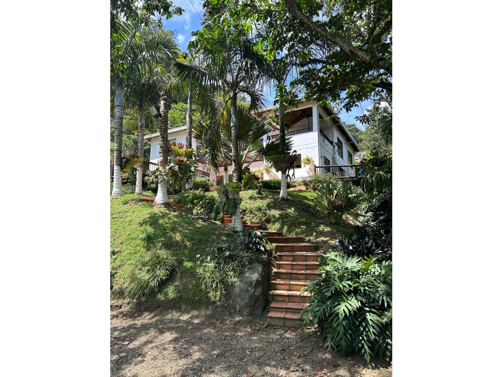 VENTA HERMOSA FINCA EN COPACABANA