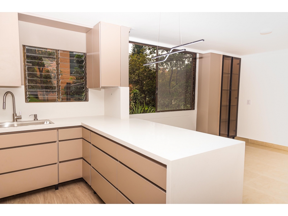 Venta o Arriendo Apartamento en El Poblado sector Los Balsos — foto 4