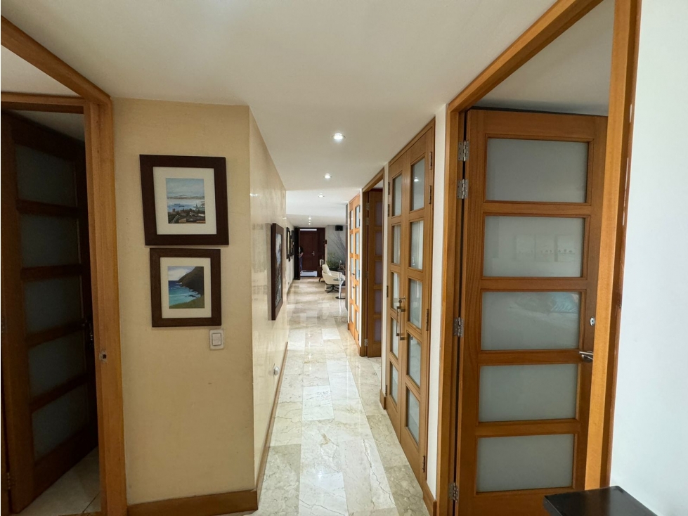 Apartamento en Centro Comercial El Tesoro en venta — foto 3