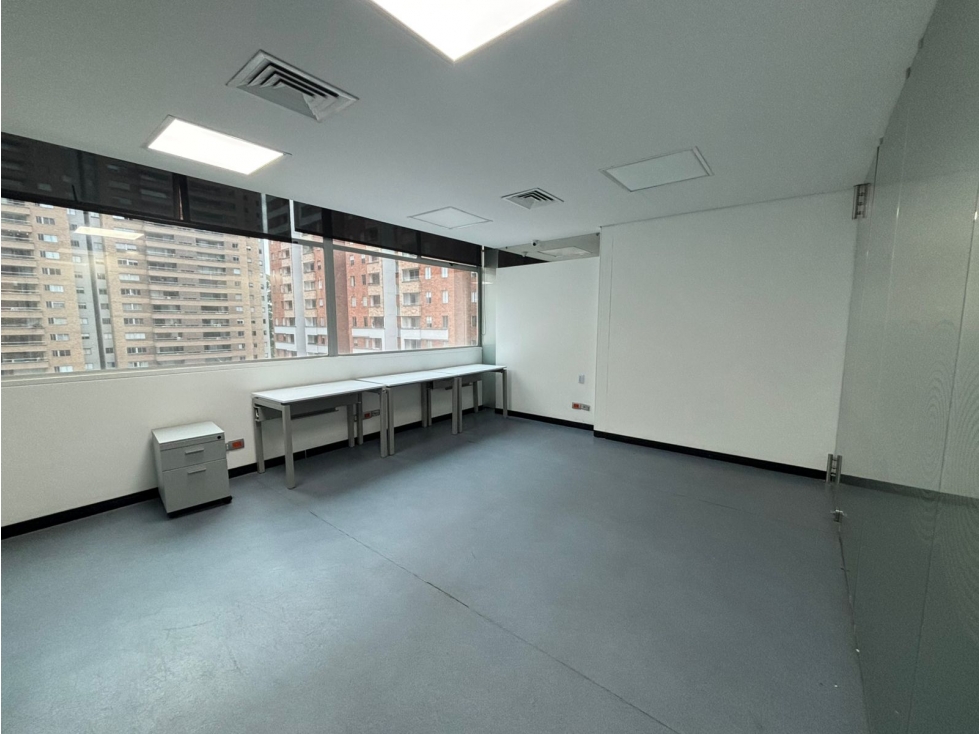 Oficina con amplios espacios en sector Ciudad del rio - Poblado — foto 2