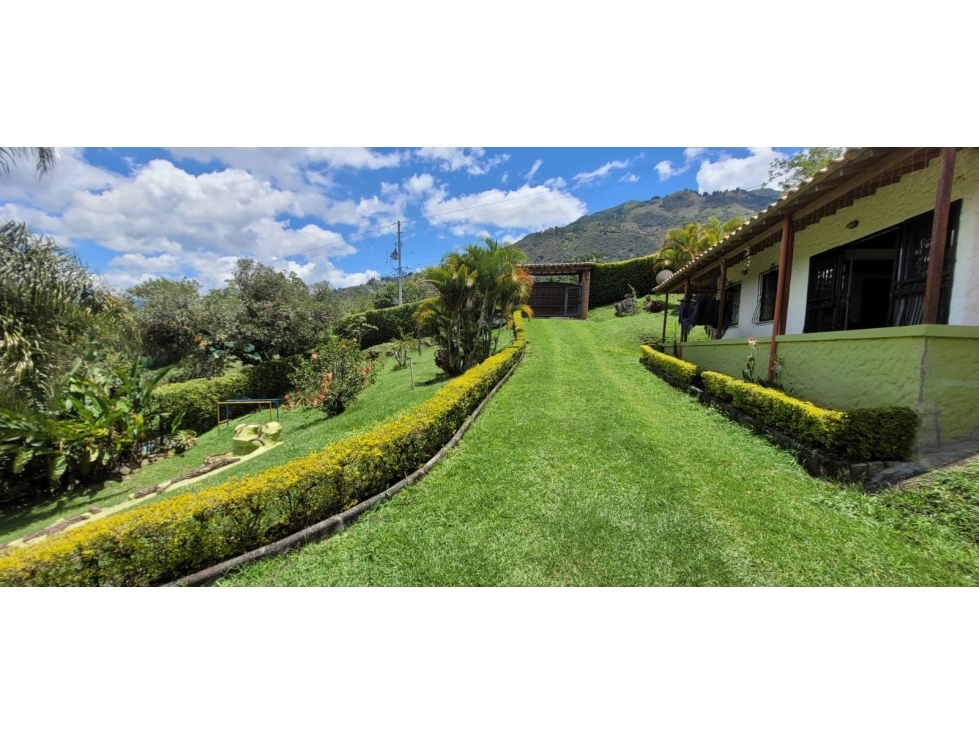 Excelente Finca Independiente en Venta Copacabana — foto 2