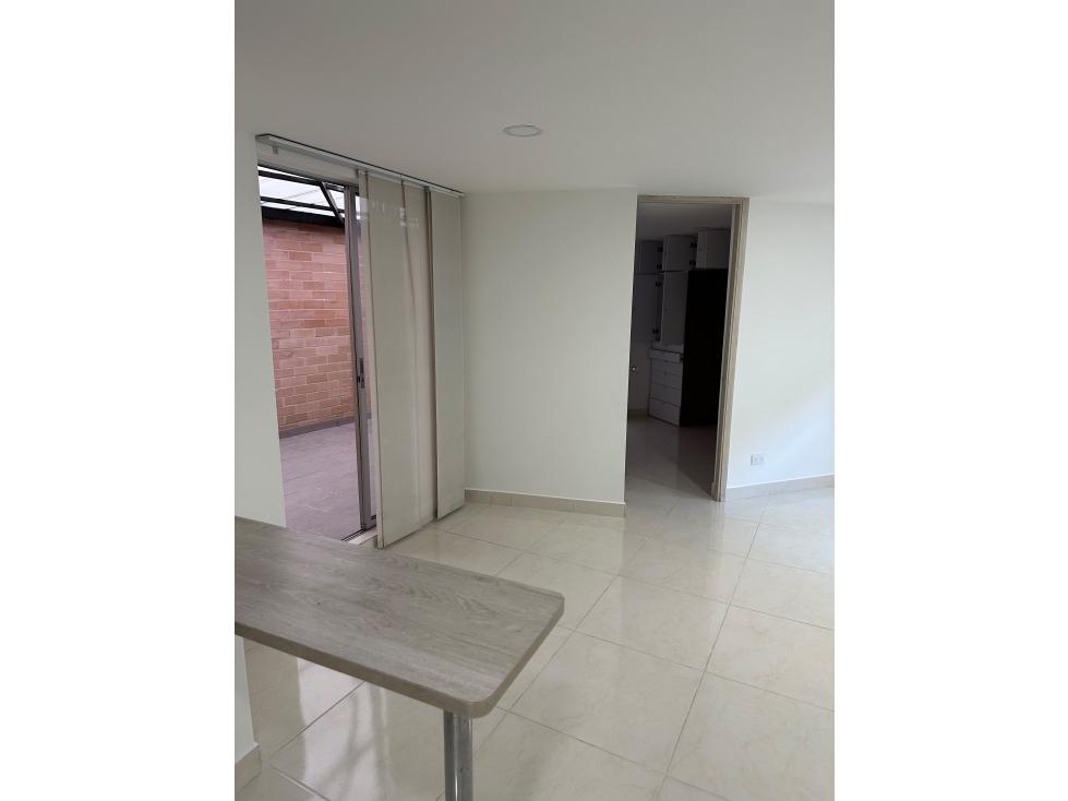 Apartamento en Venta con Terraza en Sabaneta Las Lomitas — foto 2