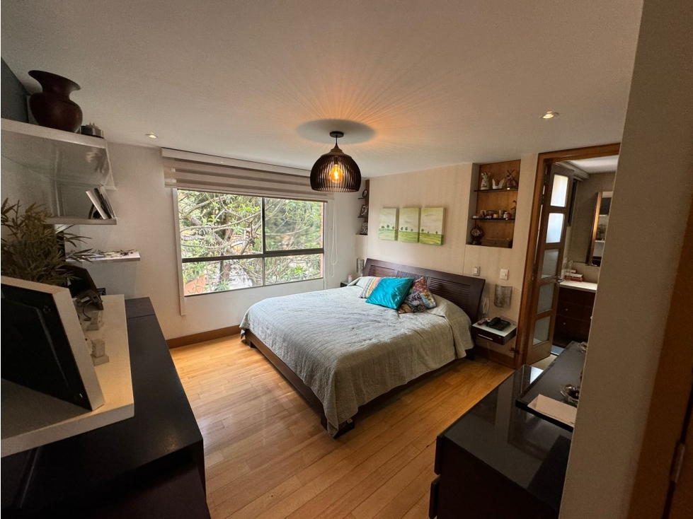 Apartamento en Centro Comercial El Tesoro en venta — foto 2