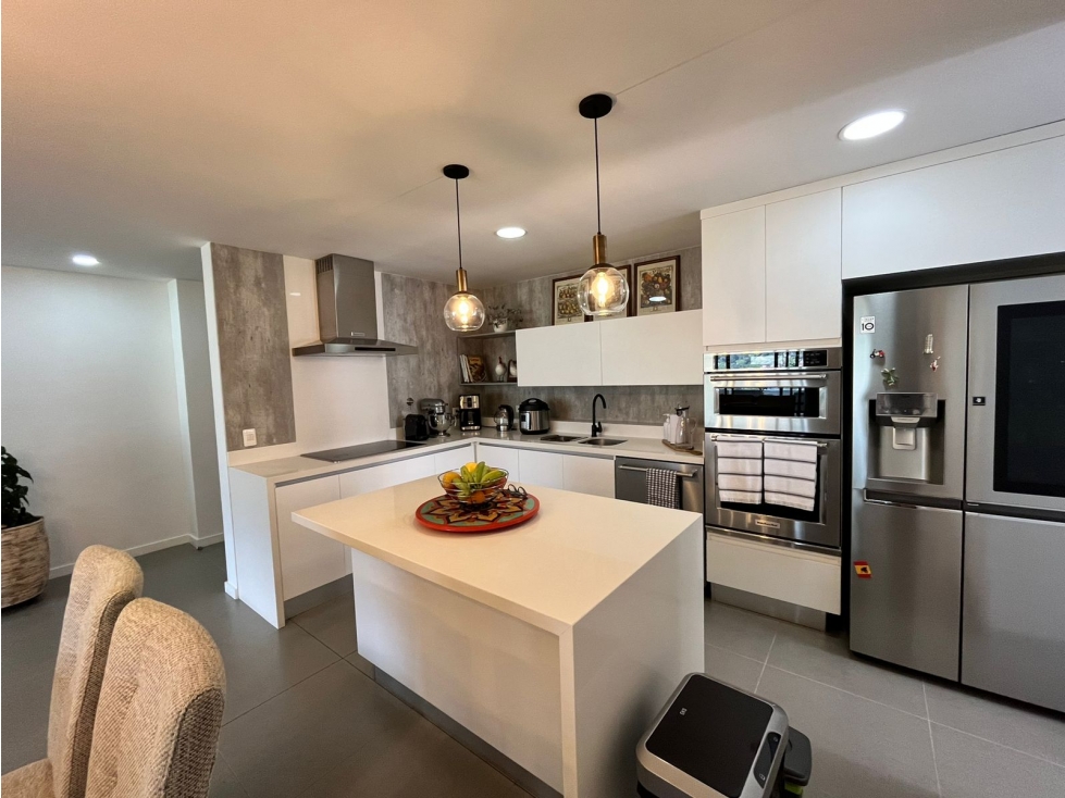 Espectacular Apartamento en Loma de las Brujas - Envigado