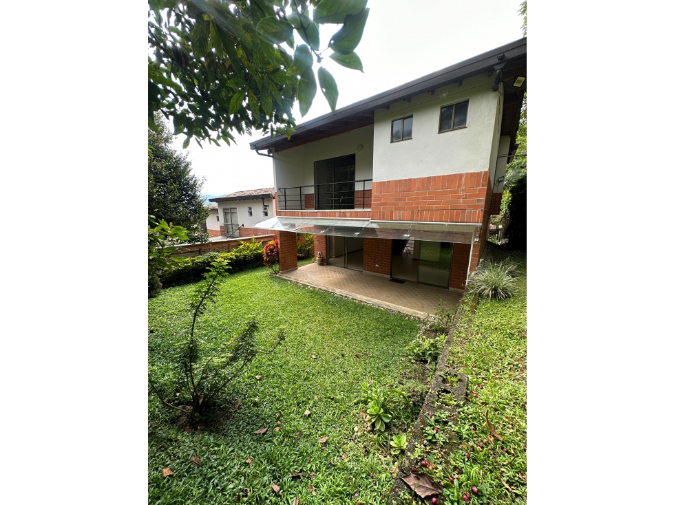 Vendo casa de lujo, con zona verde en el Esmeraldal — foto 3