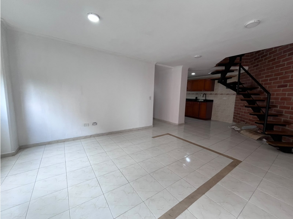 Excelente duplex en venta Loma del Indio Medellín — foto 3