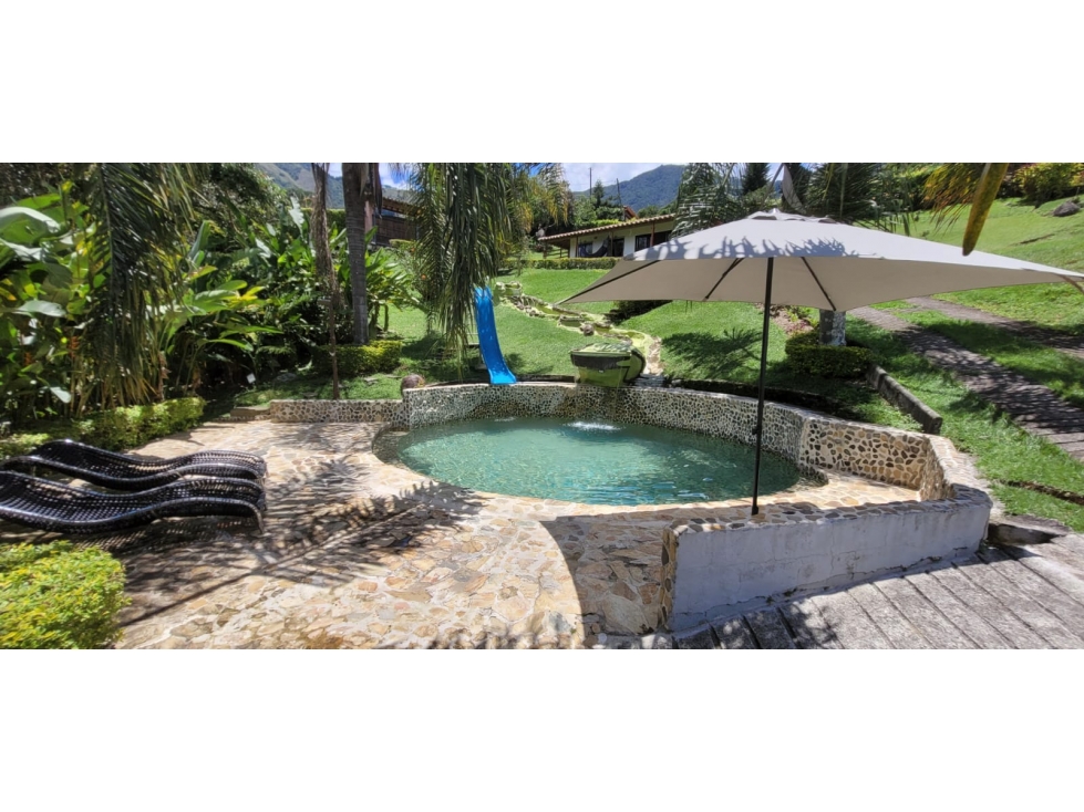 Excelente Finca Independiente en Venta Copacabana — foto 3