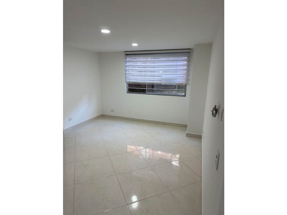Apartamento en Venta con Terraza en Sabaneta Las Lomitas — foto 3