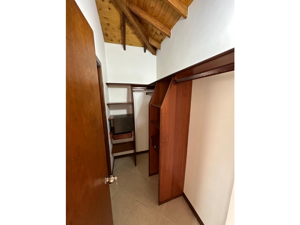 Vendo casa de lujo, con zona verde en el Esmeraldal — foto 4