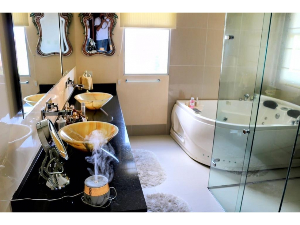 Vendo: lujo y exclusividad en El Tesoro, vista panorámica y jacuzzi — foto 4