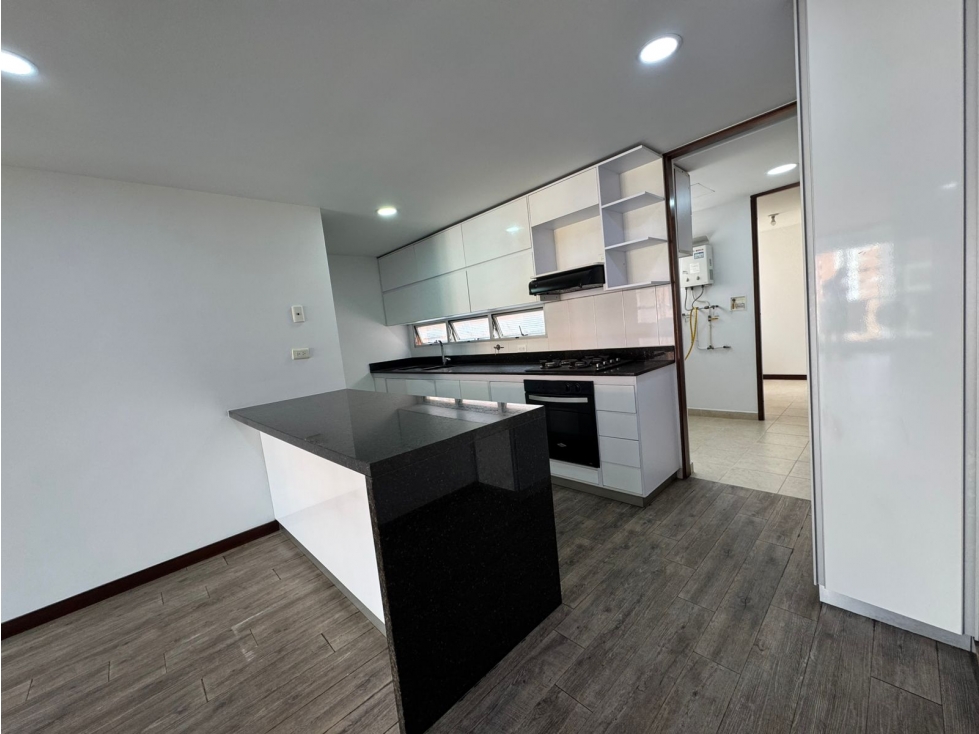 Apartamento grande en Envigado - Sector Zúñiga para venta — foto 3