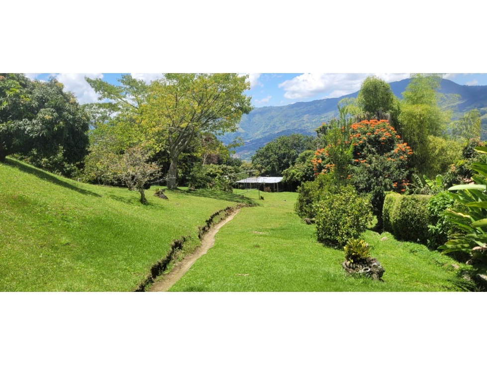 Excelente Finca Independiente en Venta Copacabana — foto 6