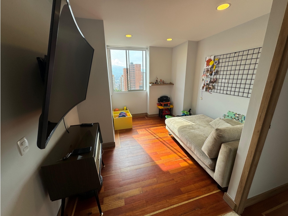 HERMOSO Y AMPLIO APARTAMENTO EN LOS BALSOS PARA VENTA — foto 6