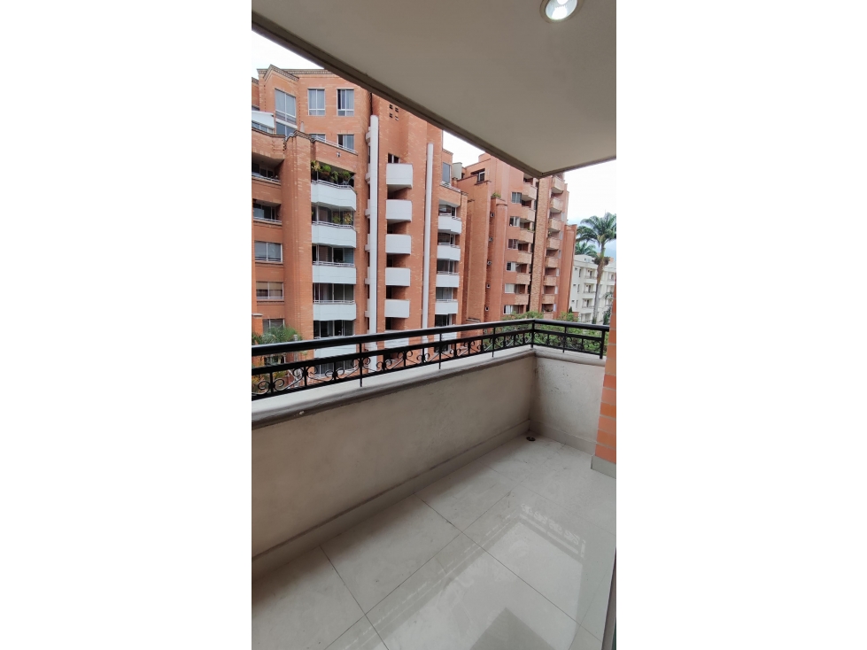 Vendo exclusivo apartamento en Laureles