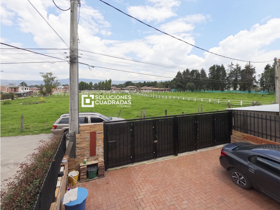 Venta _Permuta Casa con Tres Apartamentos Independientes en Cajicá — foto 2