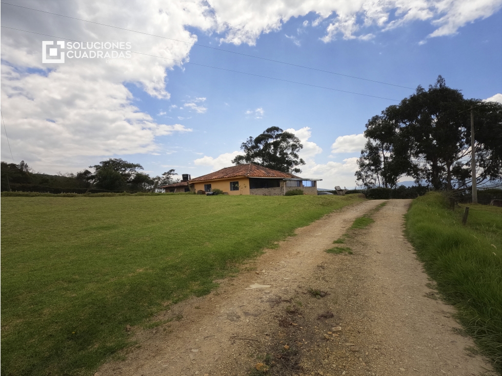 Venta finca en Sesquilé (Con agua, vía a la laguna de Guatavita) - 2