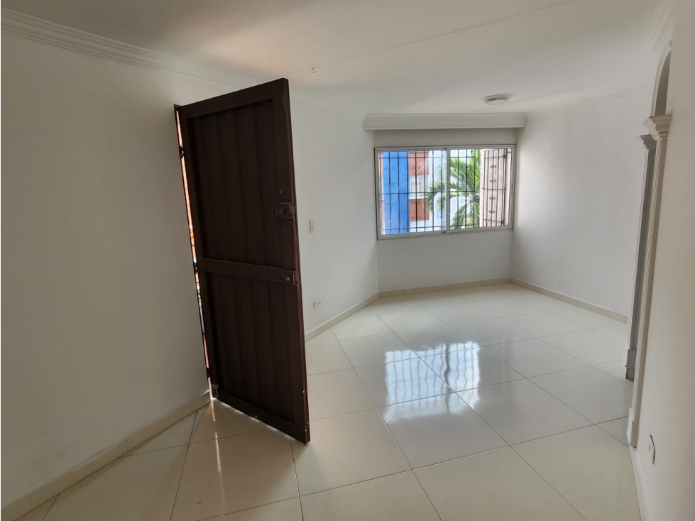 Venta apartamento en Los Álamos, Norte Cali, con parqueadero propio — foto 3