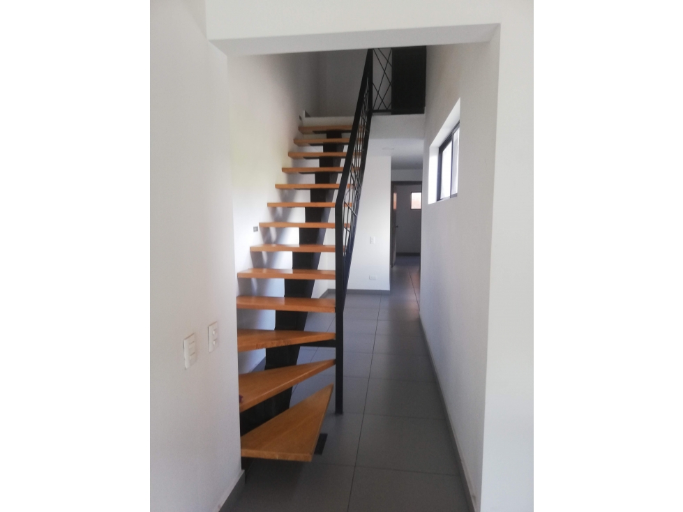 VENTA APARTAMENTO EN MEDELLIN, CERCA A LA ESTACIÓN HOSPITAL DEL METRO — foto 3