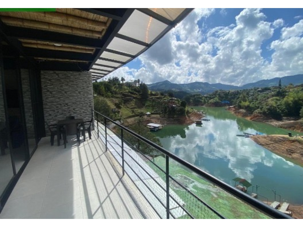 VENTA HOTEL TIPO APARTA-LOFST, FRENTE AL EMBALSE DE GUATAPÉ