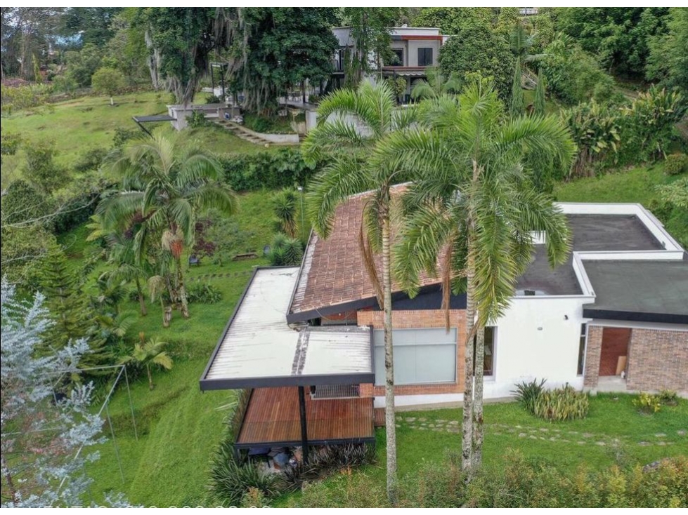 VENTA CASA CAMPESTRE - ENVIGADO SECTOR LOMA DEL ESCOBERO — foto 2