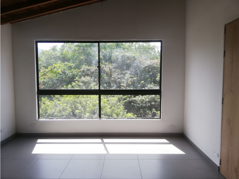 VENTA APARTAMENTO EN MEDELLIN, CERCA A LA ESTACIÓN HOSPITAL DEL METRO — foto 4