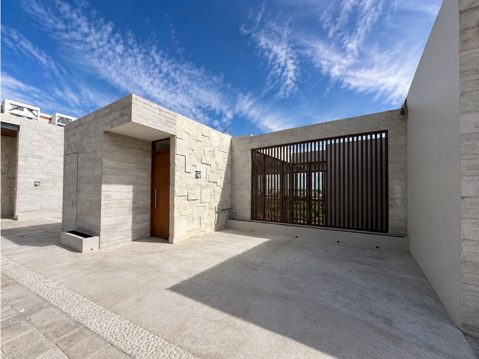 Casa en Venta en Parque Alcumbre, Lomas de Angelópolis, Puebla - 1