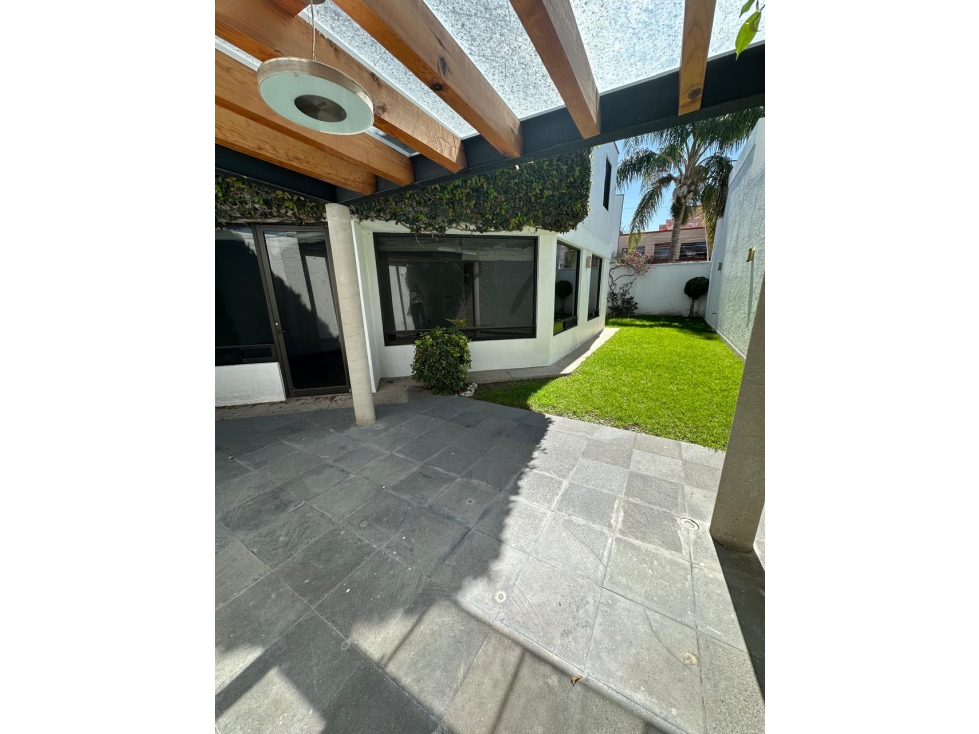 Casa en Venta en Arcos del Sur, Calle Bruselas, Camino Real a Cholula