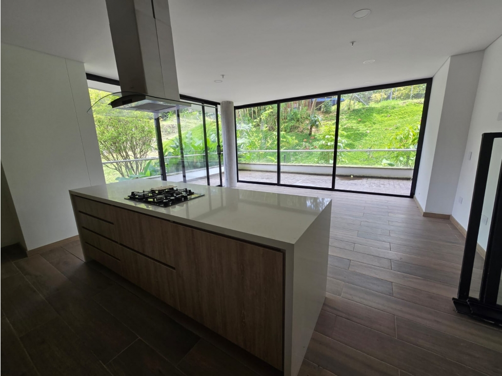 Venta hermoso apartamento Loma del Escobero. — foto 3