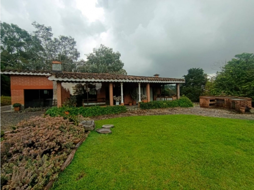 Casa en venta en sector de Alto de las Palmas - Envigado