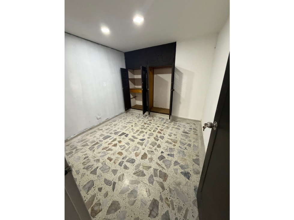 Se vende espaciosa casa en el Velódromo, Laureles — foto 6