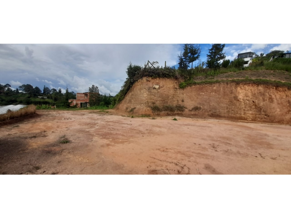 LOTE EN VENTA EN GUARNE, SECTOR CHAPARRAL.
