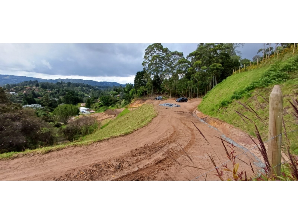 LOTE EN VENTA-GUARNE -LA CLARITA