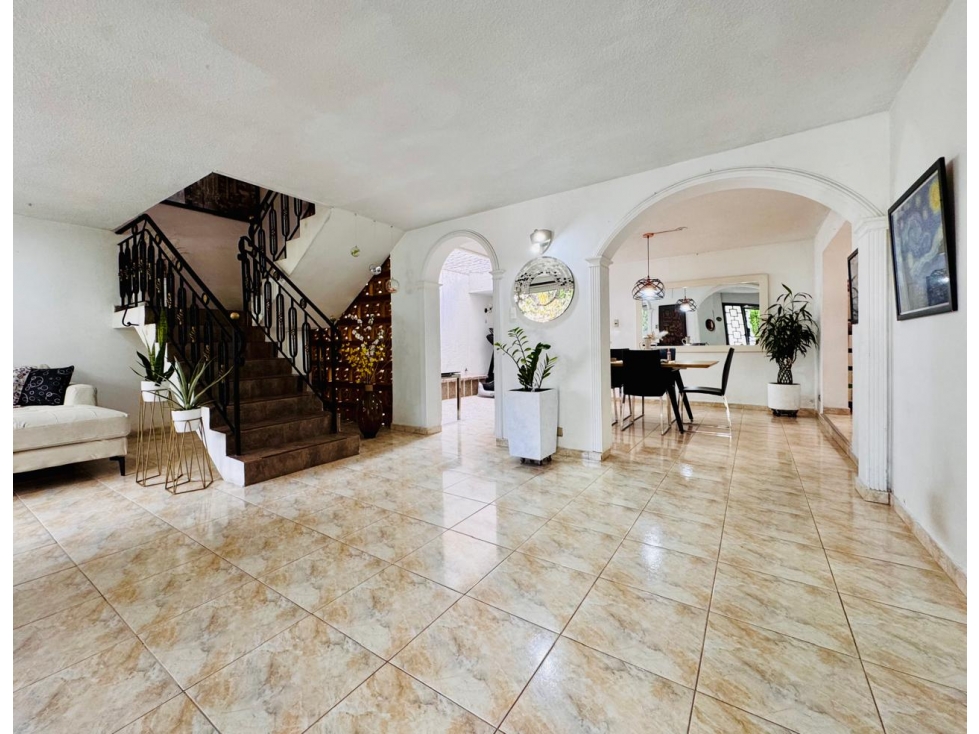 Casa independiente en venta Santa Teresita, Medellín