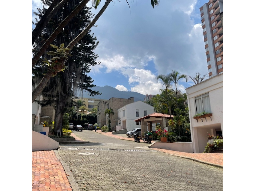 casa para venta, frente universidad del ces en el poblado