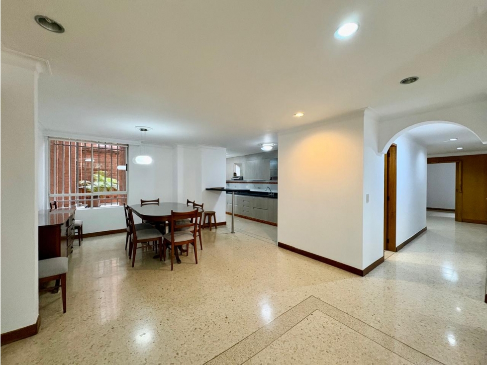 Apartamento en venta en Laureles