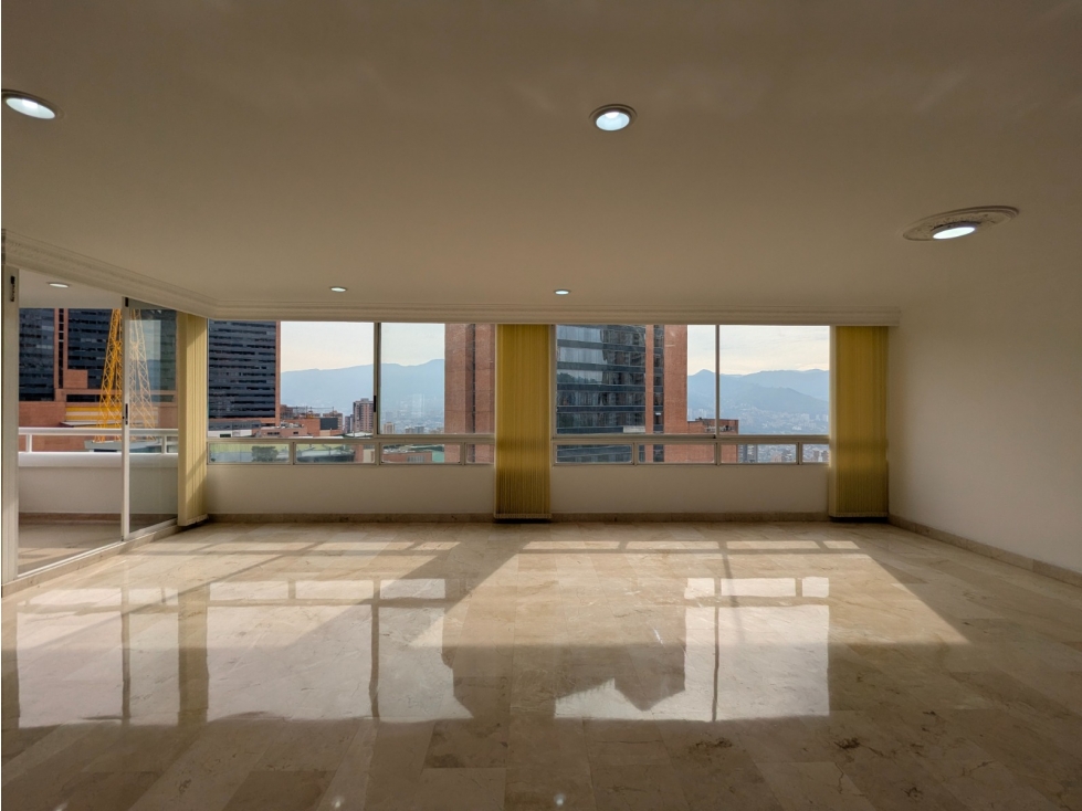 Apartamento en Venta, Cerca a Todo en El Tesoro