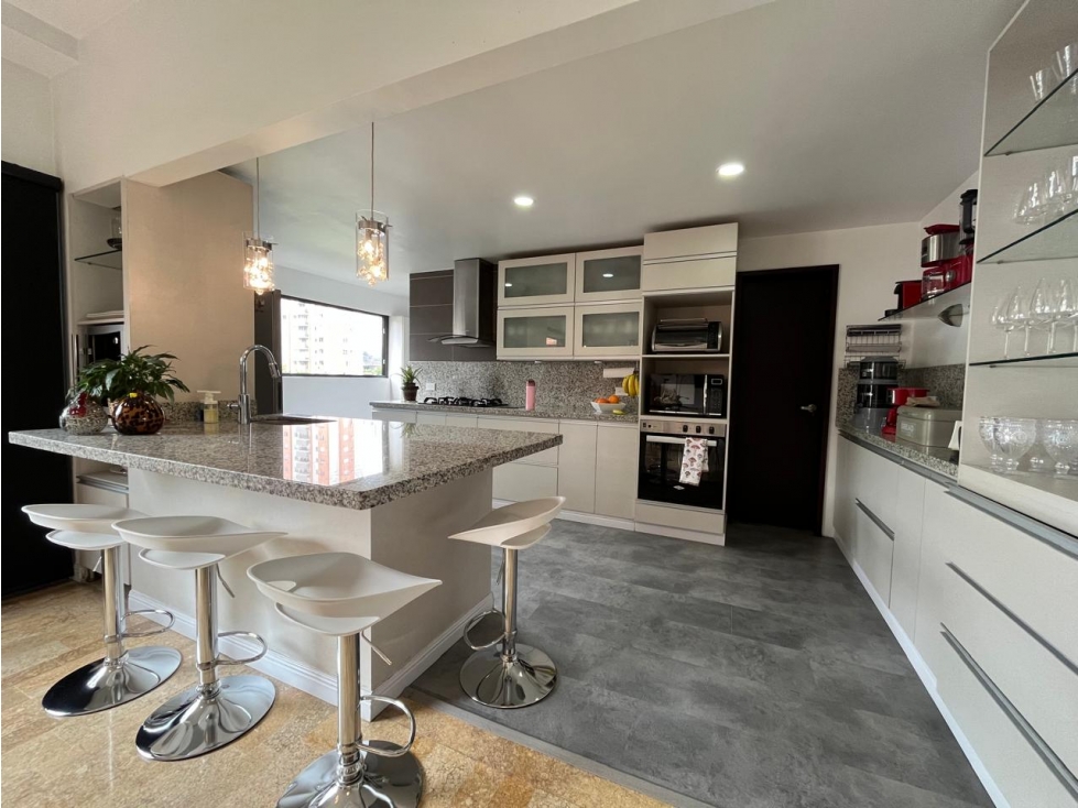 Exclusivo Penthouse, totalmente remodelado, el poblado,castropol