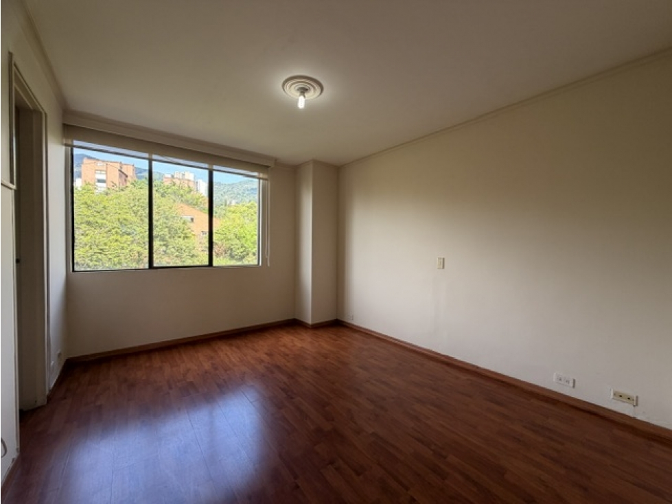 Apartamento entre la loma del campestre y la loma de los ochoa