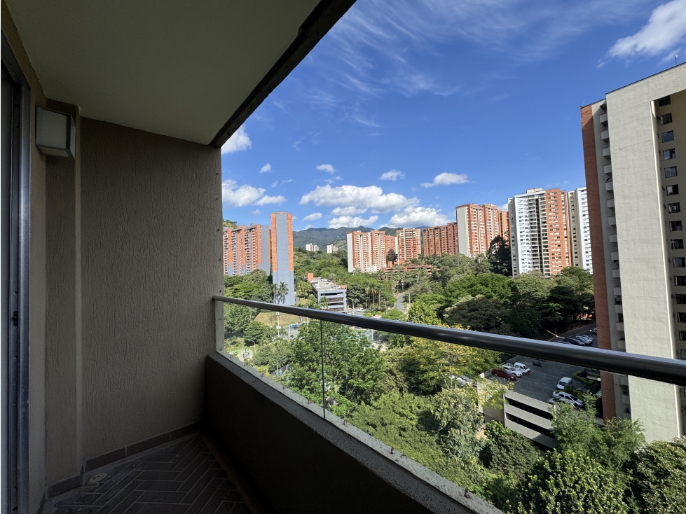 82 m² totalmente remodelados + piso 18 + vista abierta