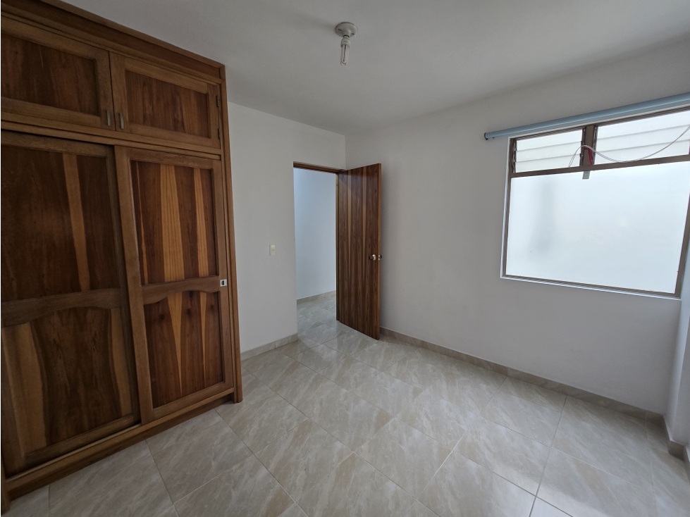 Apartamento dúplex en venta, sector Simón Bolivar — foto 5