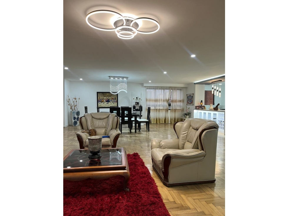 Apartamento remodelado frente a la Catedral de Medellín — foto 4