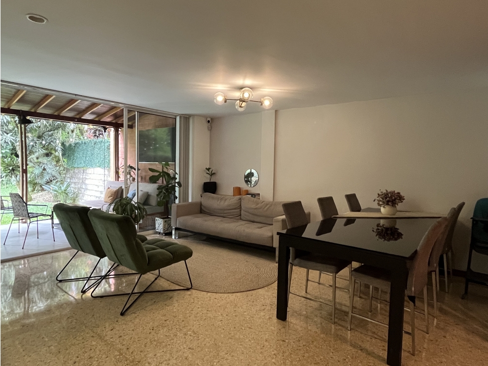 Casa remodelada con hermosa zona verde en la Transversal Superior — foto 5