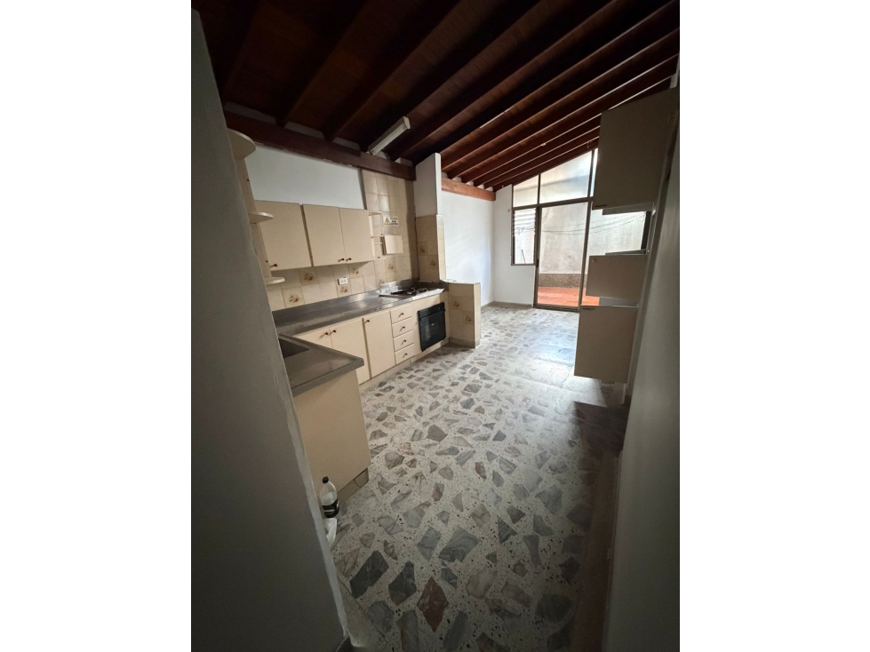 Se vende espaciosa casa en el Velódromo, Laureles — foto 4