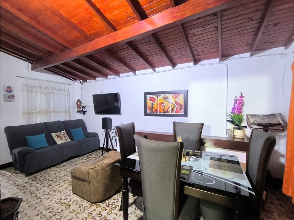CASA 2DO PIS0 70.98 MTS, MAS AMPLIACION 40 MTS APROX.