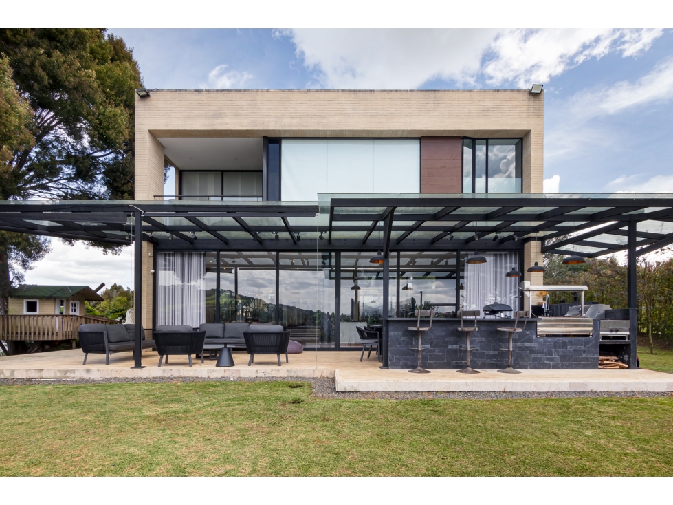 Casa Espectacular en venta, Alto de las Palmas, Envigado.