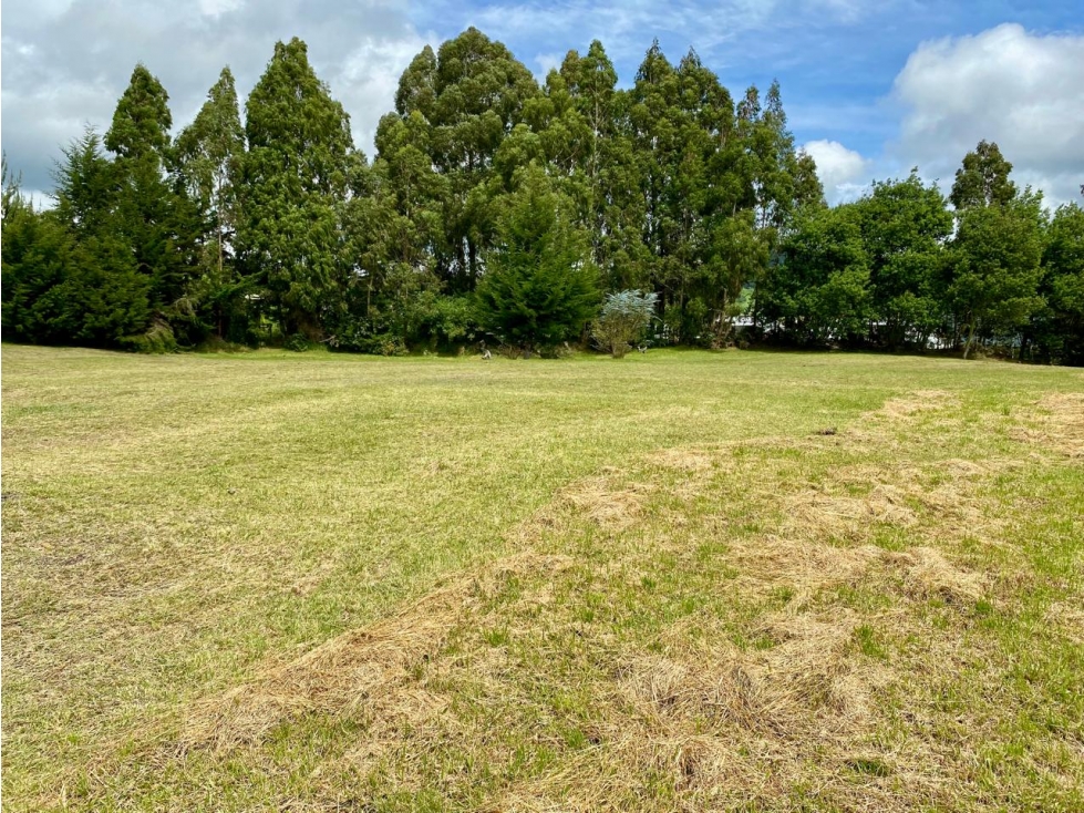 VENDO LOTE SAN PEDRO DE LOS MILAGROS - URBANIZACIÓN CERRADA