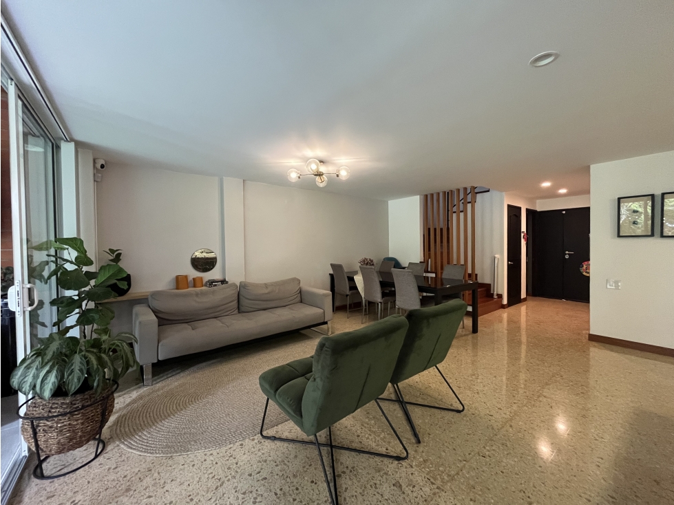 Casa remodelada con hermosa zona verde en la Transversal Superior — foto 6